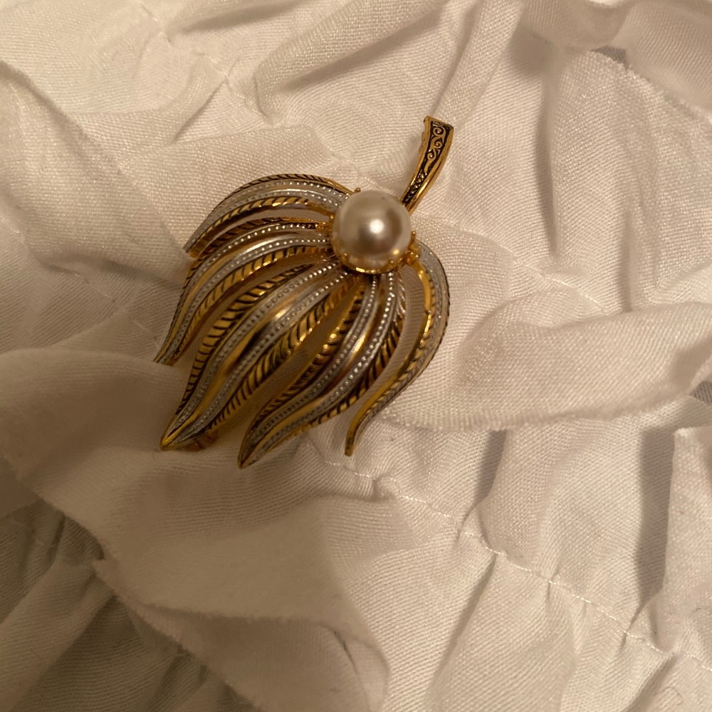 Mid Century Modern 5 Leaf Brooch